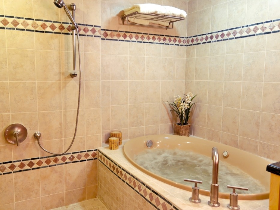 Whirlpool tub in the master suite