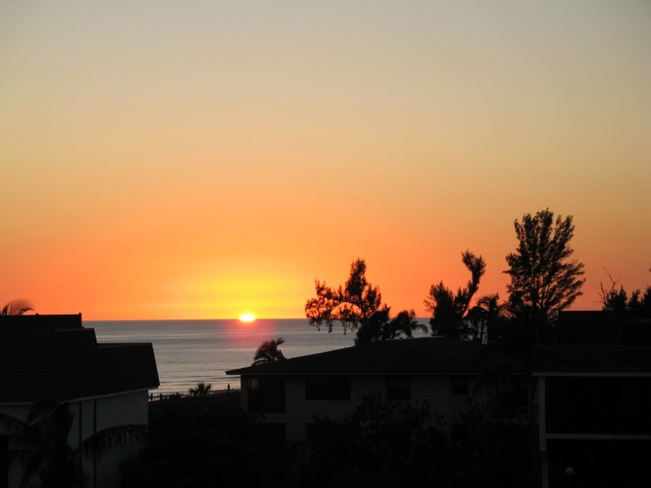 You can watch the setting sun from the roof top deck