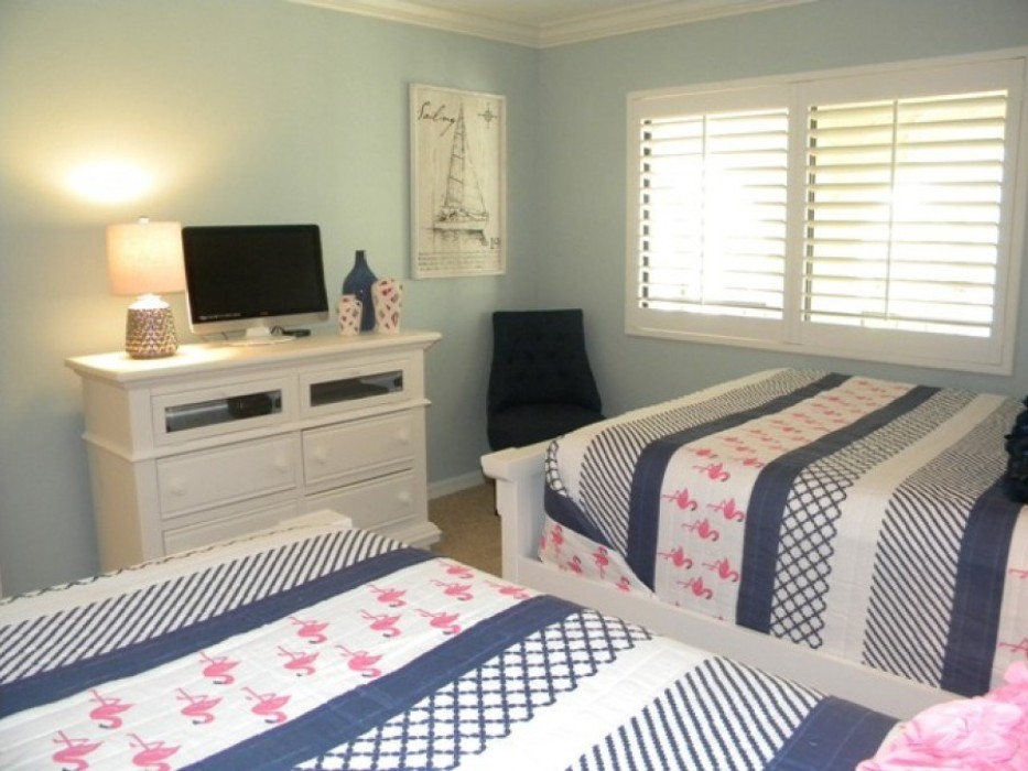 Guest Bedroom (2)