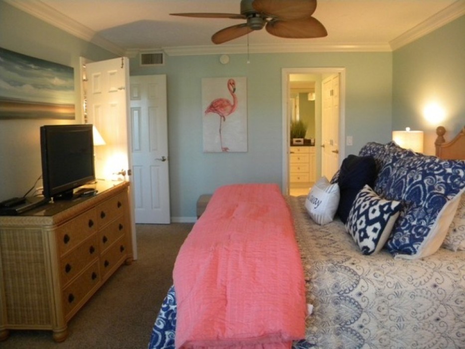 Master Bedroom (2)