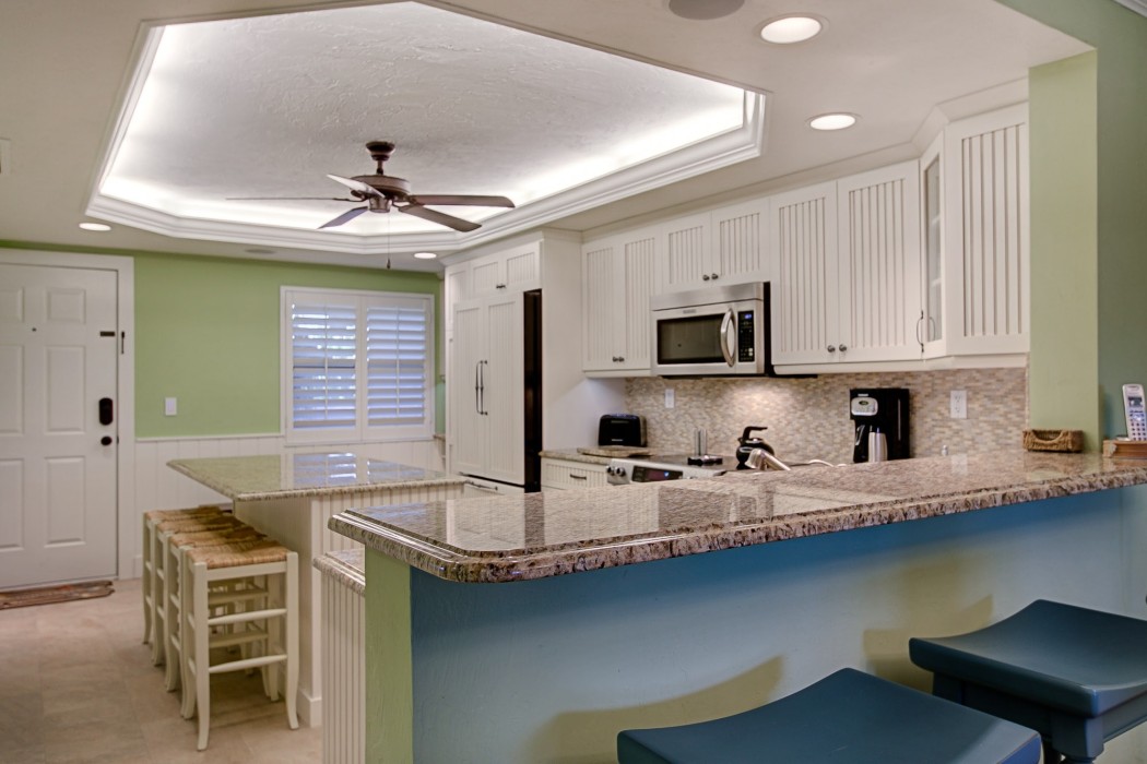 KITCHEN WITH BAR SEATING