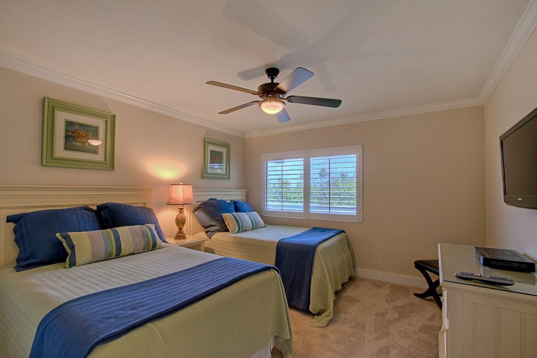 GUEST ROOM 2 FULL/DOUBLE BEDS