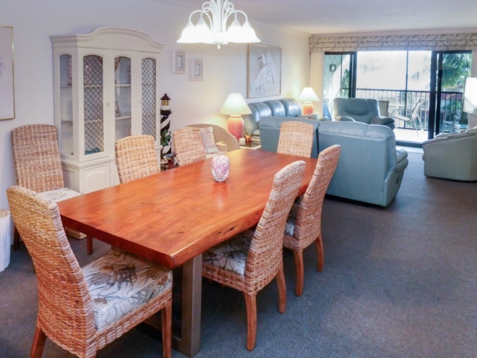 Dining room with seating for 8 people.