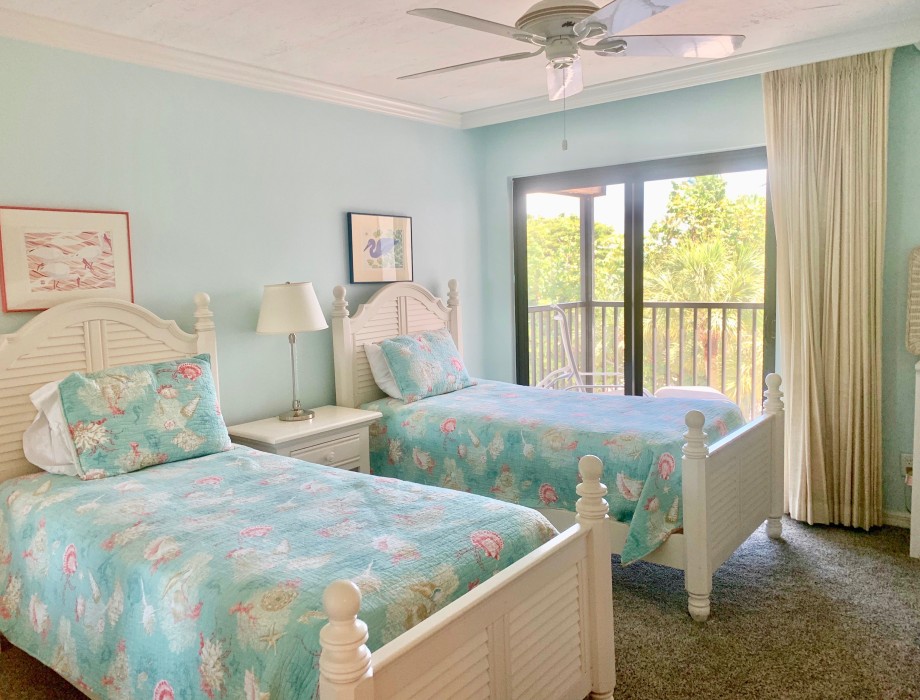 Guest Bedroom with 2nd Lanai and direct access to the guest bathroom