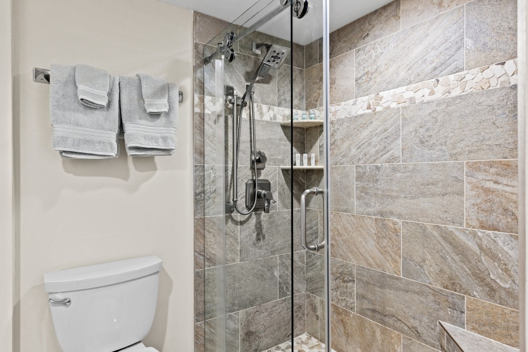 E45: Refurbished Master Bathroom