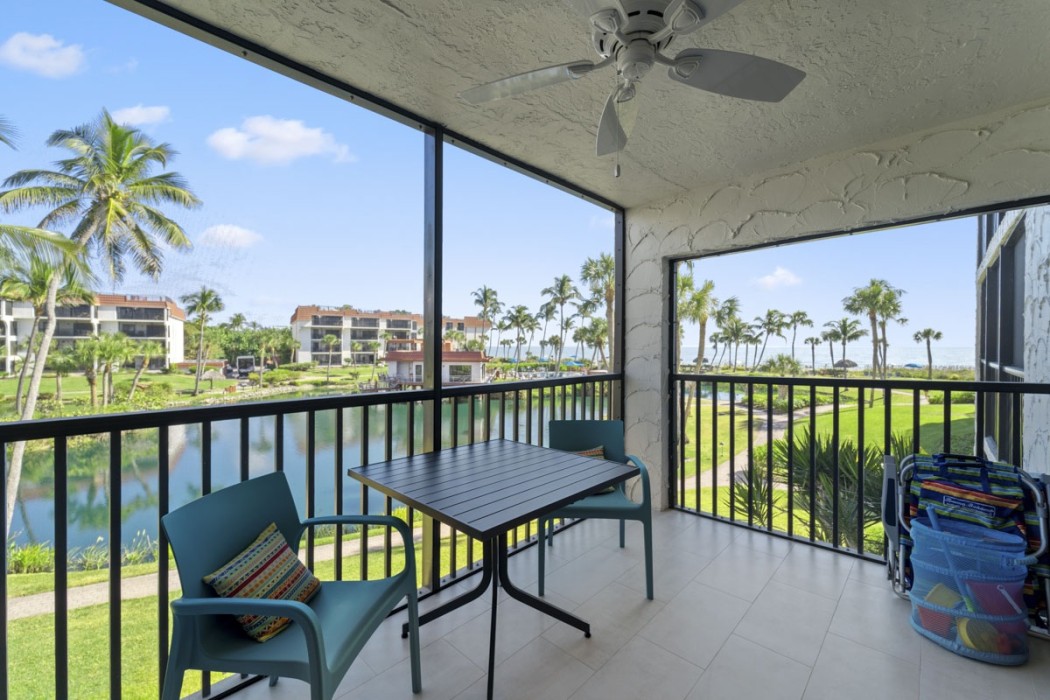 Lanai with view of pool and beach/gulf (photo taken before Hurricane Ian)