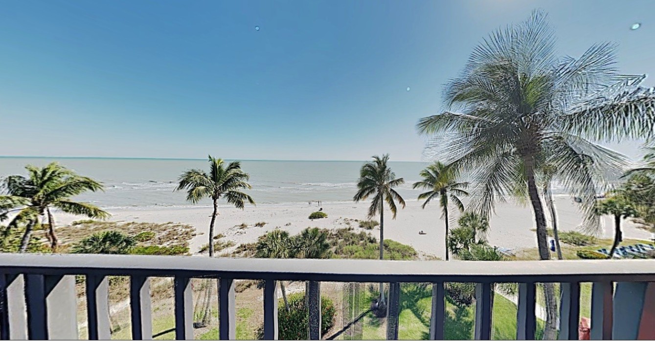 E45: Looking Straight Ahead on the Private Sundeck