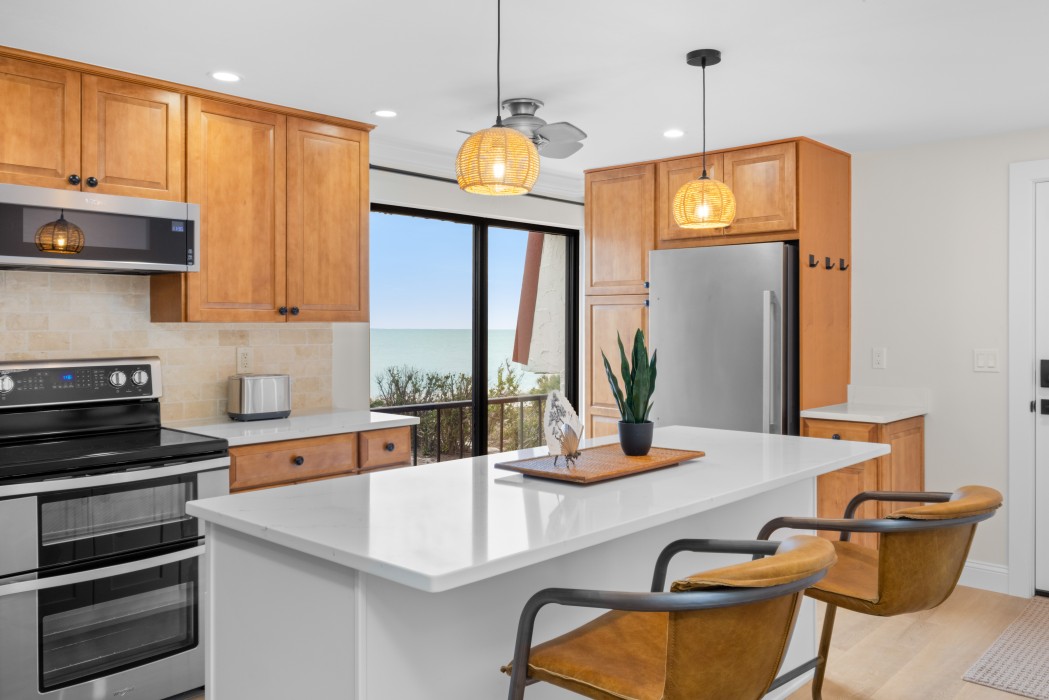 Island Seating with Gulf Views