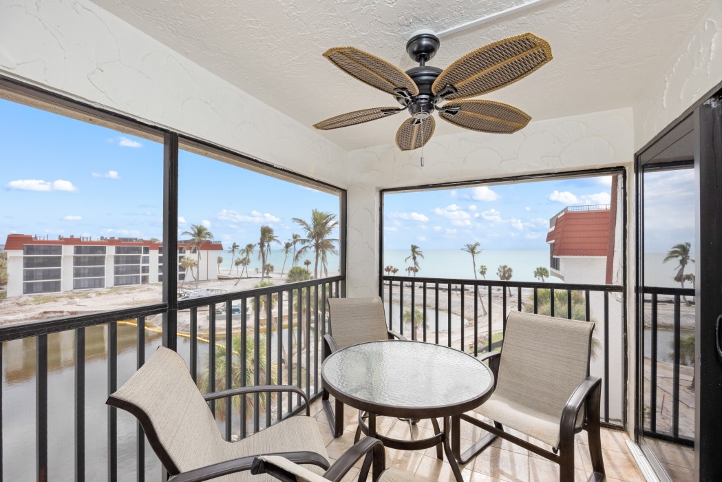 Screened (No-see-um) Lanai with Lagoon and Gulf View
