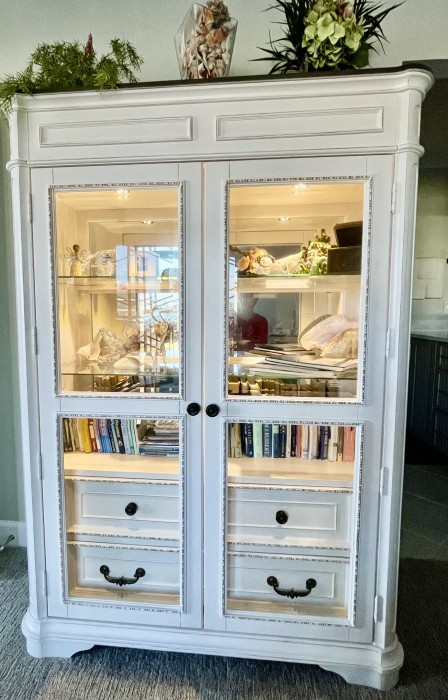 Enjoy the island books, games and keepsakes.