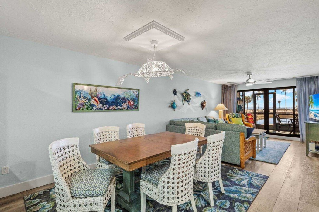 Dining Room with seating for 8 with the table expanded.