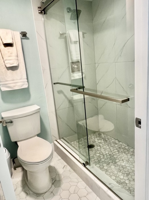 MBR shower toilet IMG 5660 2 Sanibel Feb 2025 condo pics for website copy