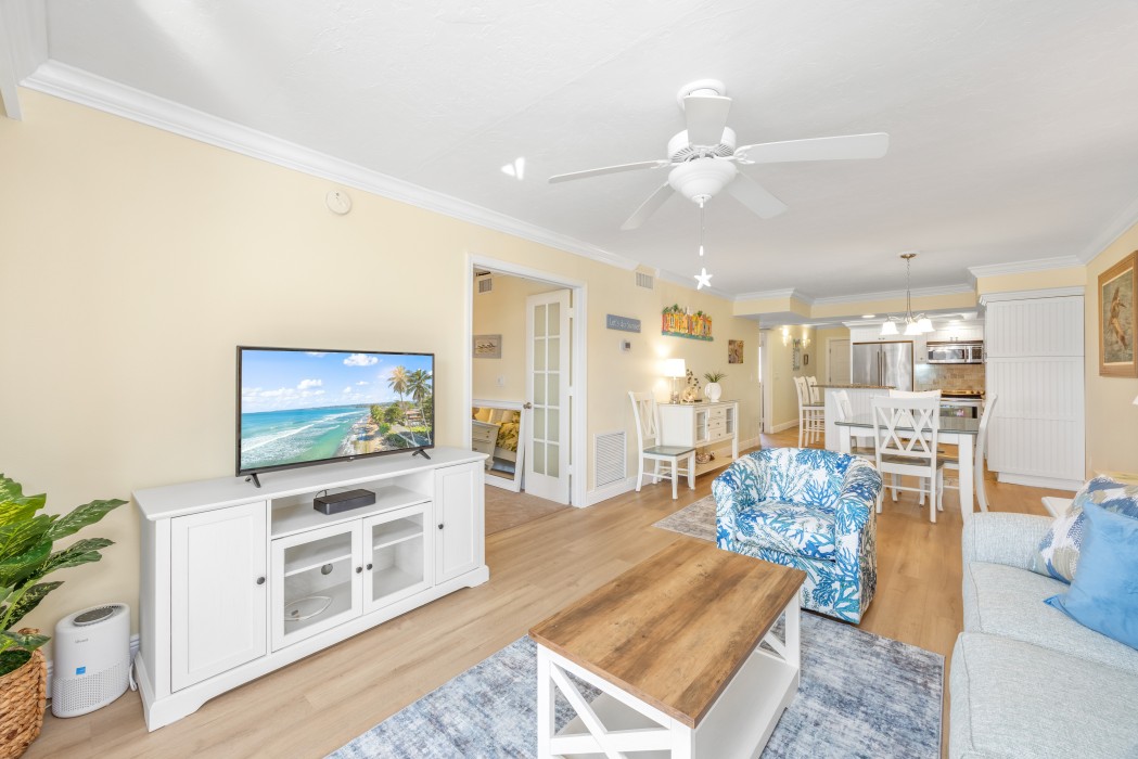 Cozy, coastal living room