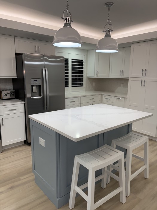 Kitchen - Fully equipped, stainless appliances, pots, pans, cookware and small appliances too!