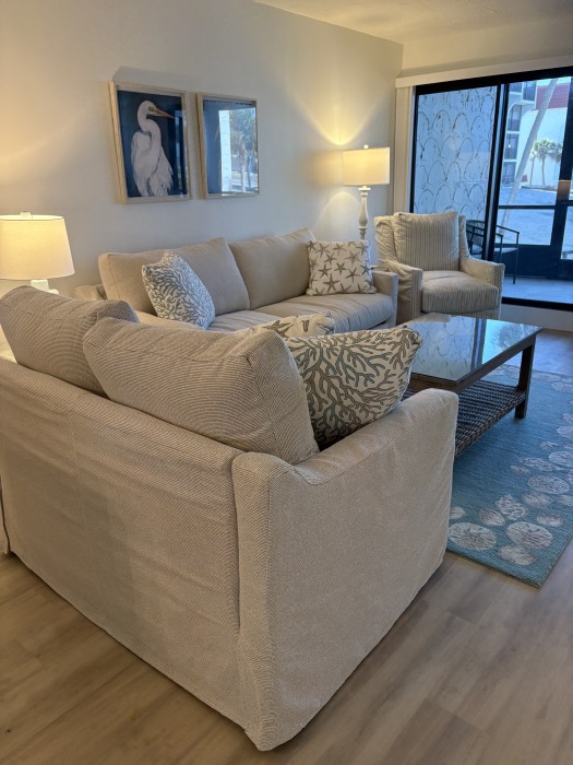 Living room - Comfy seating with a smart TV and a spectacular view of the Gulf.