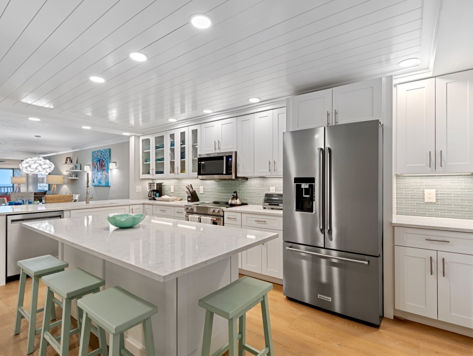 Top of the line appliances, large island with seating
