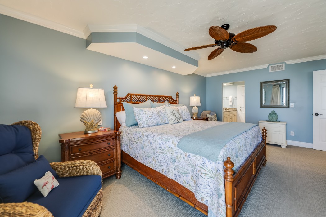 A Kingsdown luxury king mattress has an electronically controlled head incline/decline.