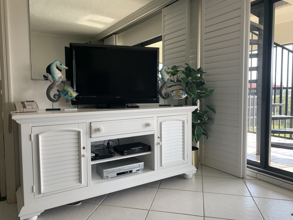 Living Room with flat screen TV