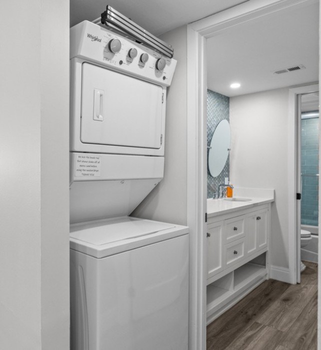 Full Washer/Dryer Unit