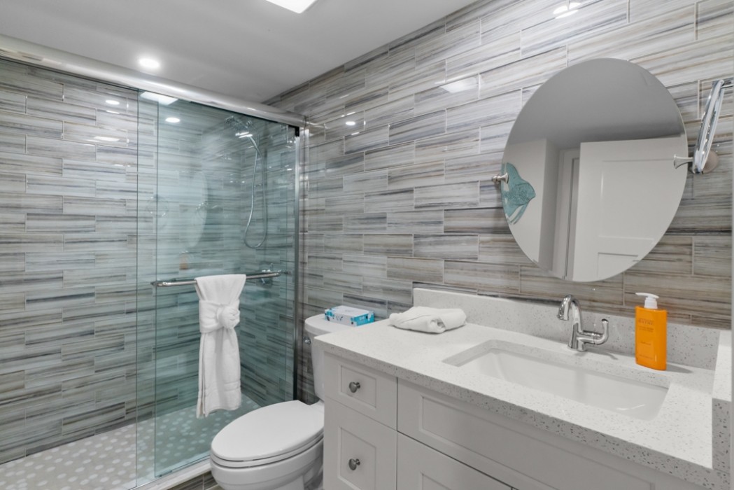 New guest bathroom w/walk-in shower