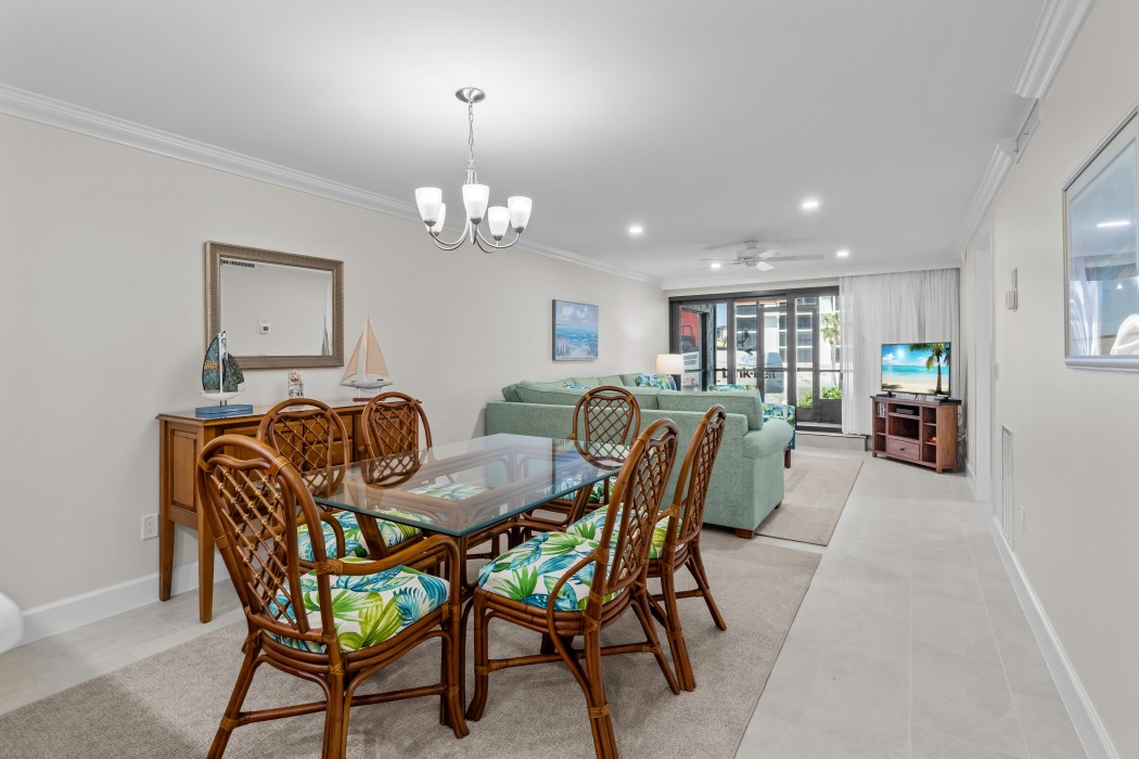 Dining table seating for 6 guest