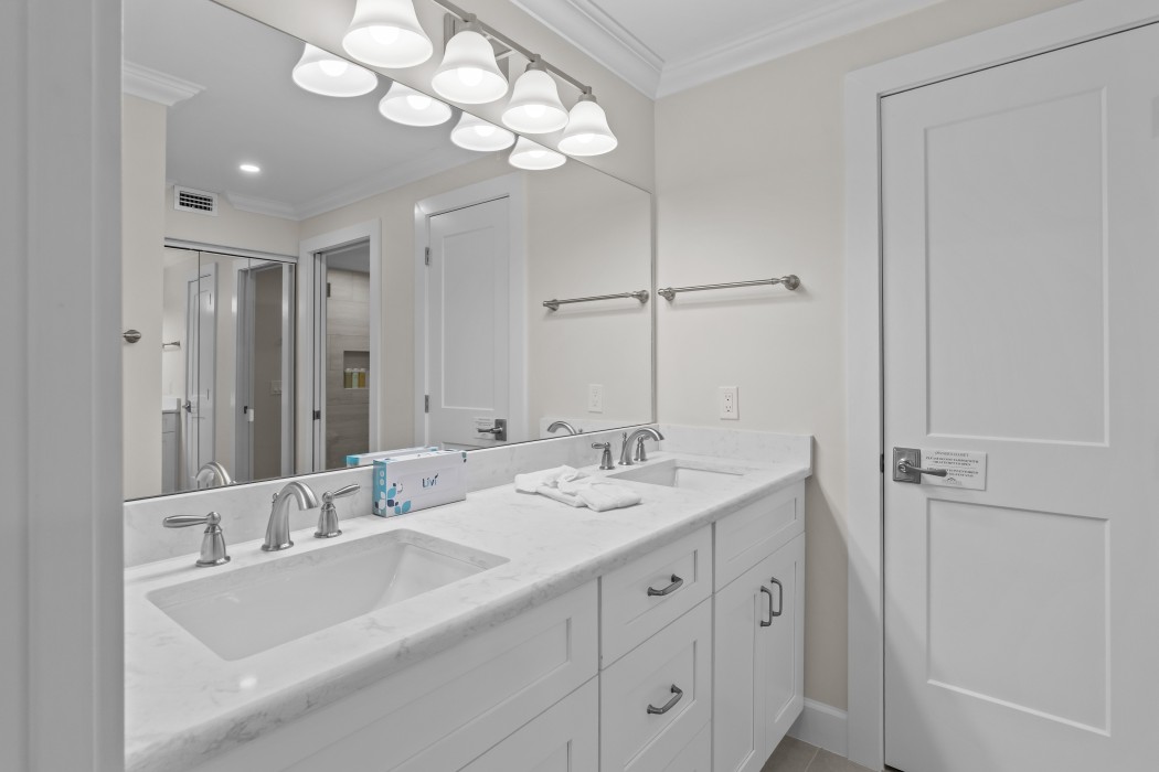 Master bathroom w/two vanities
