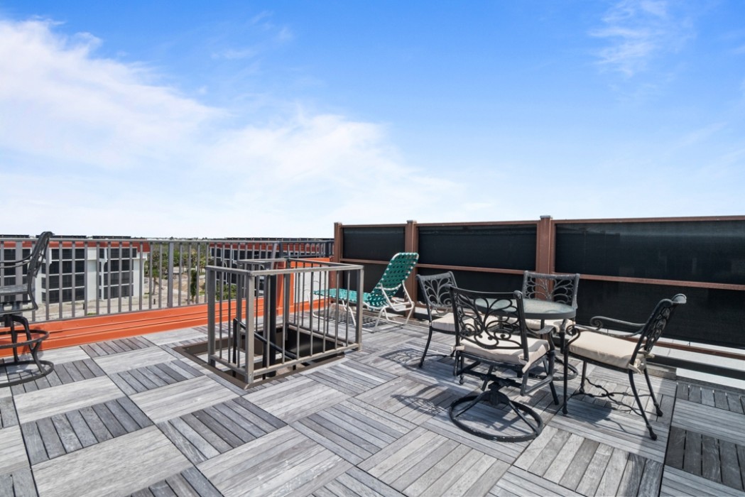 Privacy on the roof deck