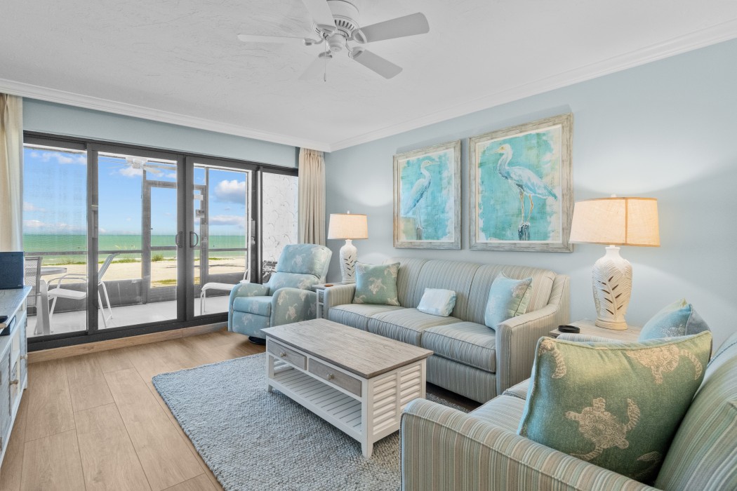 Living room w/gulf view