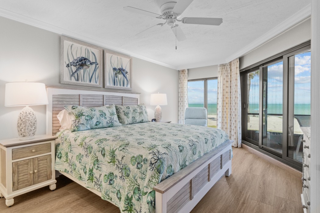 Master bedroom w/ king bed and direct gulf view
