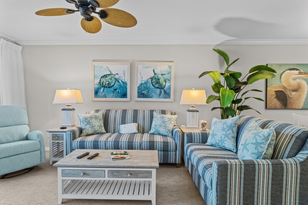 Living room w/sleeper sofa