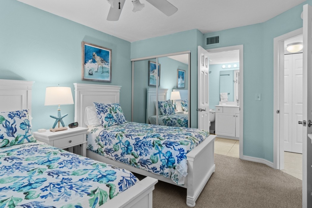 Guest bedroom w/entry to guest bathroom