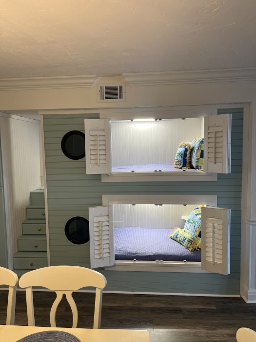 Built-in bunkbeds