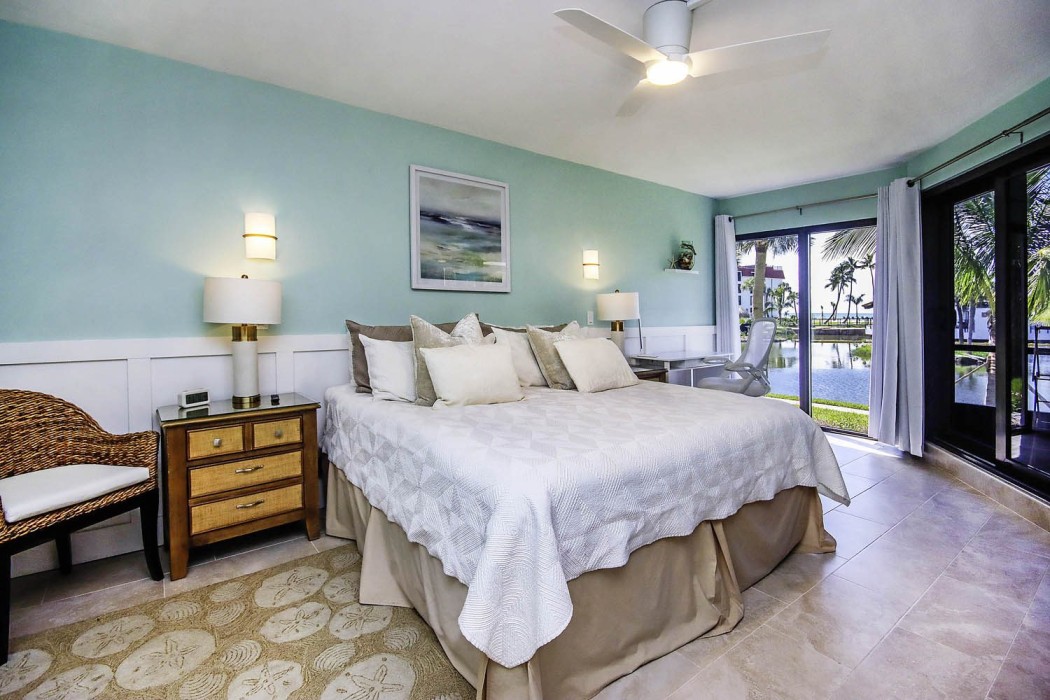 Master bedroom overlooking the lagoon and the Gulf