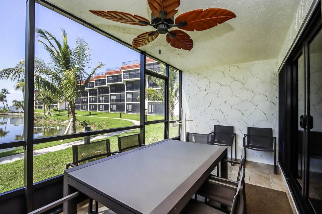 Another view of the Lanai