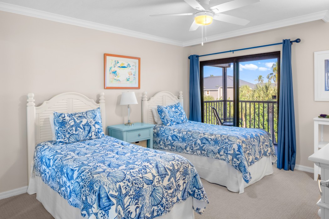 Guest Bedroom with 2nd Lanai and direct access to the guest bathroom