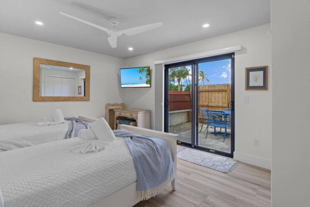 Guest bedroom w/two twin bed