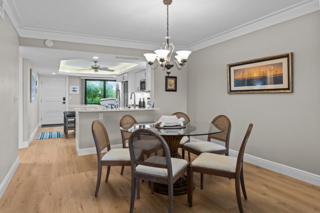 Dinning table with seating for 6