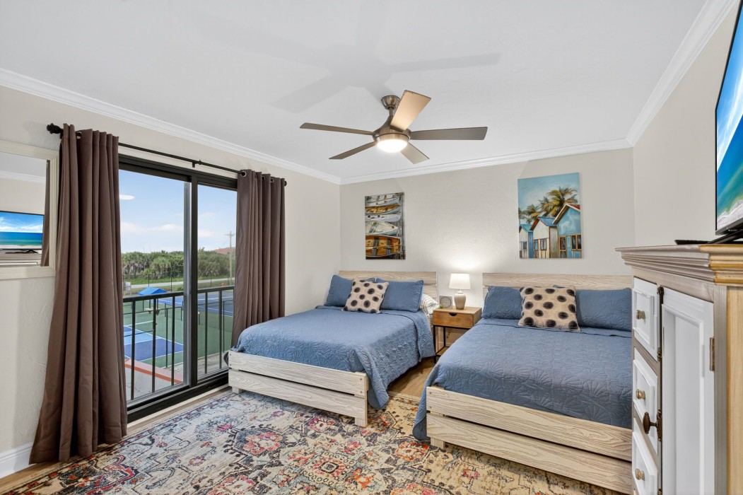 2nd bedroom with 2 full beds