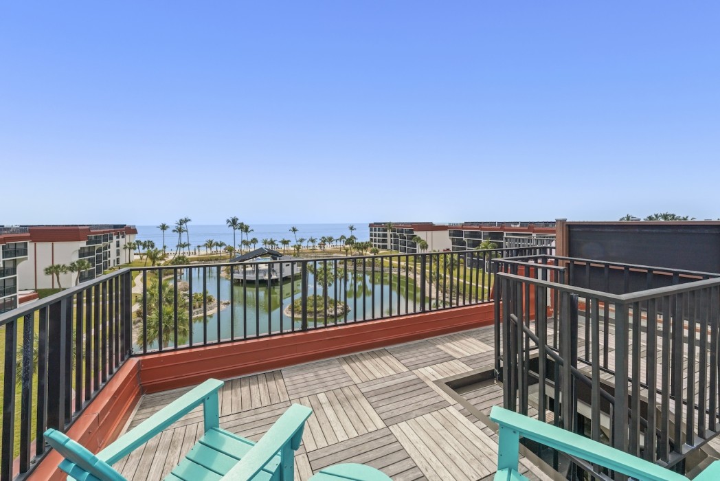 Rooftop Deck NEW 1c