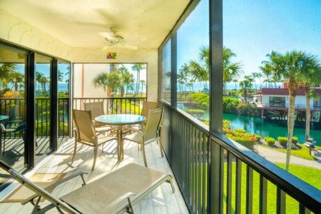 Point Santo D27 Lanai5